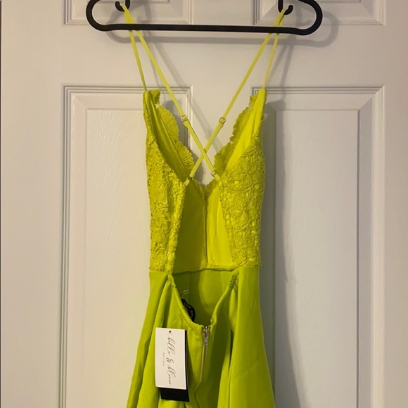 Never worn - Picture 2 of 3